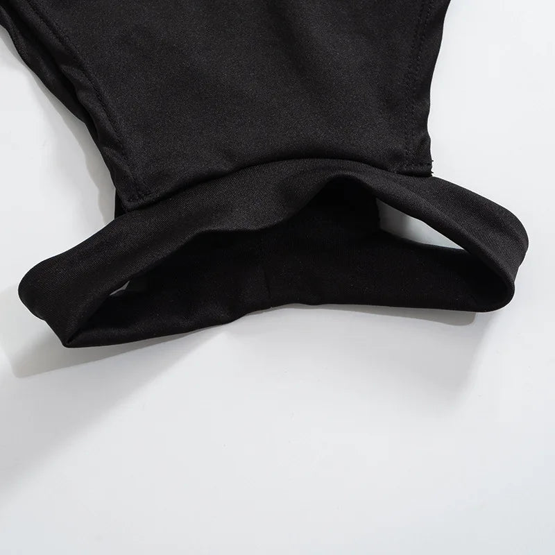 Vestido Negro Con Apertura Lateral