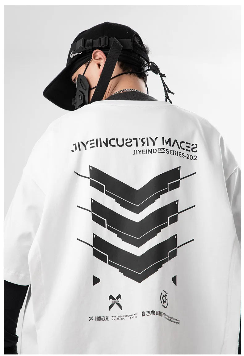 Camiseta Techwear De Manga Corta Con Capa